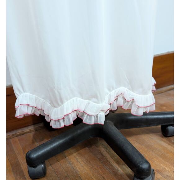 Vanity Fair Mary Poppins 60s Nightgown - Picture 7 of 8